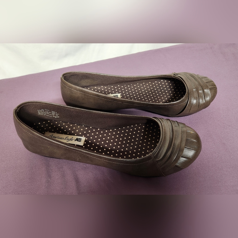 American Eagle Flats Size 9